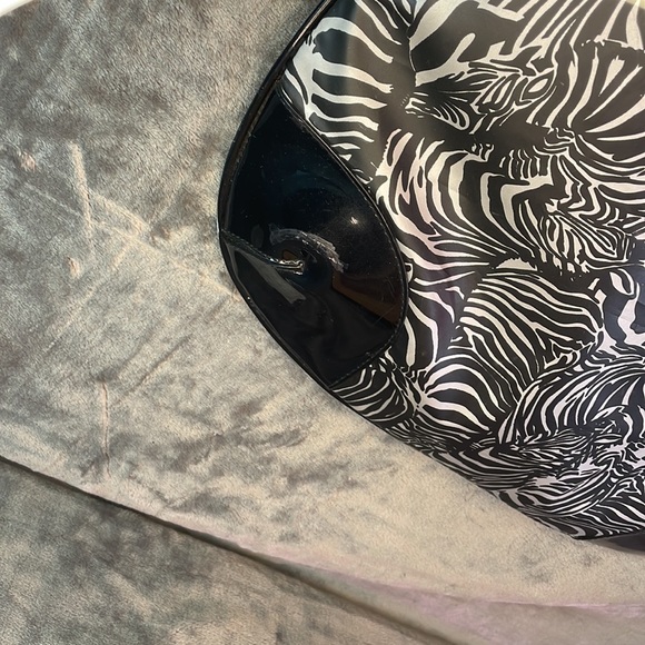 Betsy Johnson Zebra Tote - Picture 4 of 12